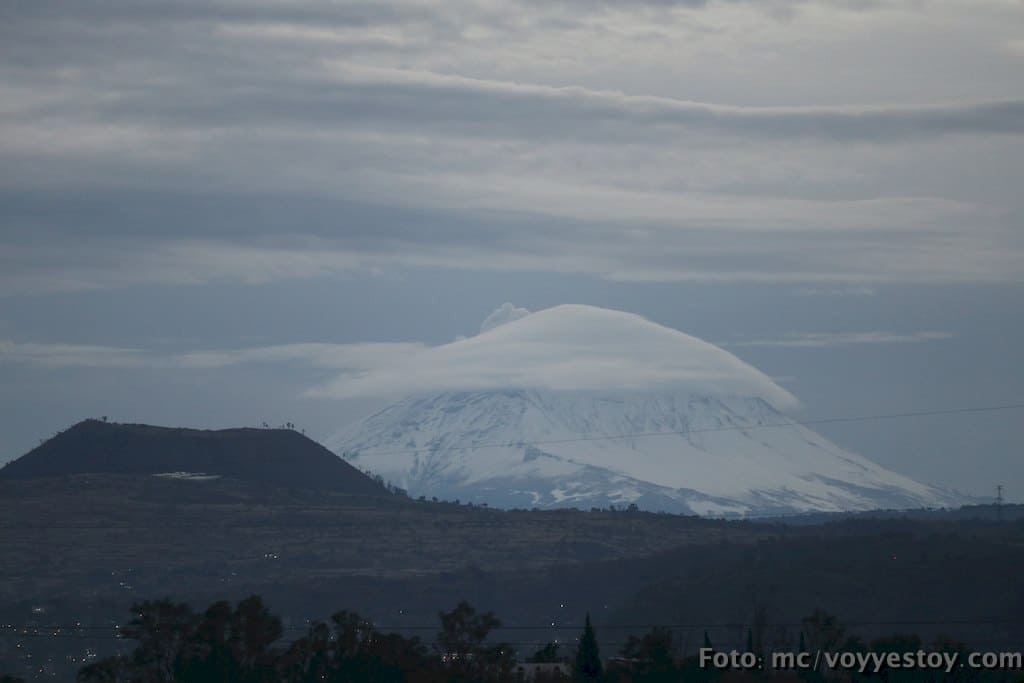 Volcán Popocatépetl en la madrugada en enero del 2021