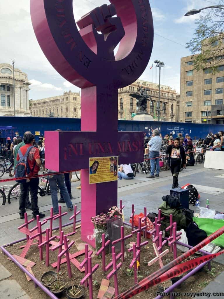 Mahnmal an Frauenmorde in Mexiko-Stadt