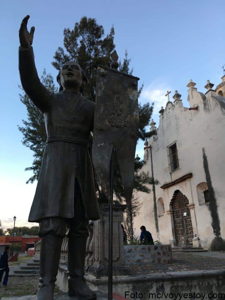 Statue des mexikanischen Freiheitskämpfers Miguel Hidalgo in Atotonilco im Bundesstaat Guanajuato, vor dem Santuario de Jesus Nazareno